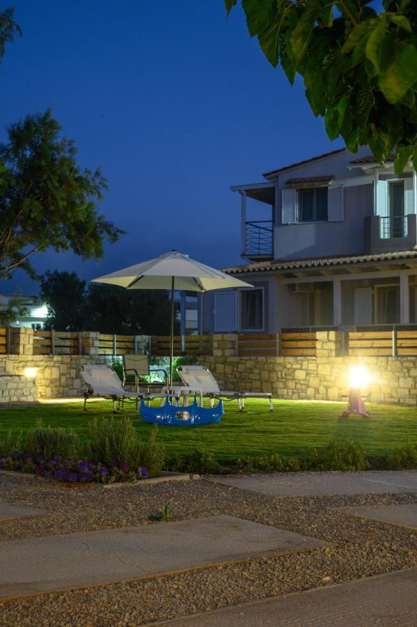 Behind The Waves Villa Каламаки Екстериор снимка
